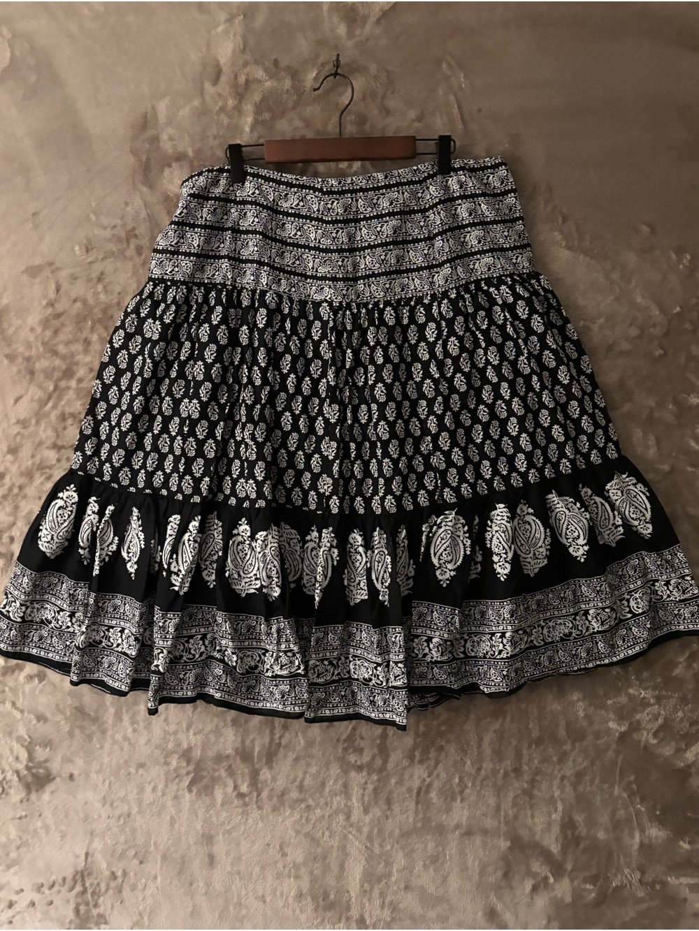 Chaps Tiered Paisley Skirt Women’s Size 14 Black and White Pattern